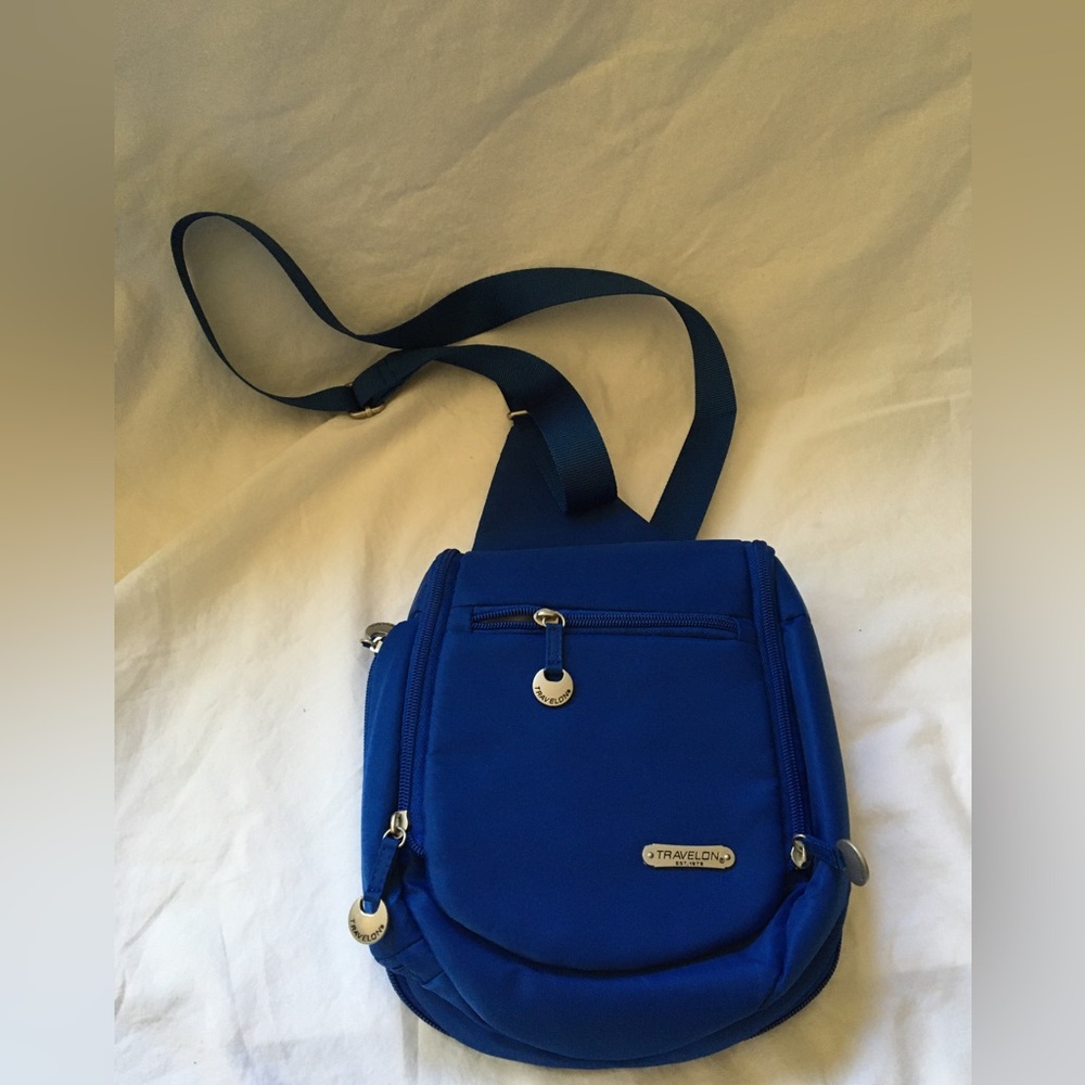 NEW Travelon Crossbody anti-theft